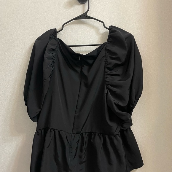 Express black short sleeve puffer top - Picture 2 of 2